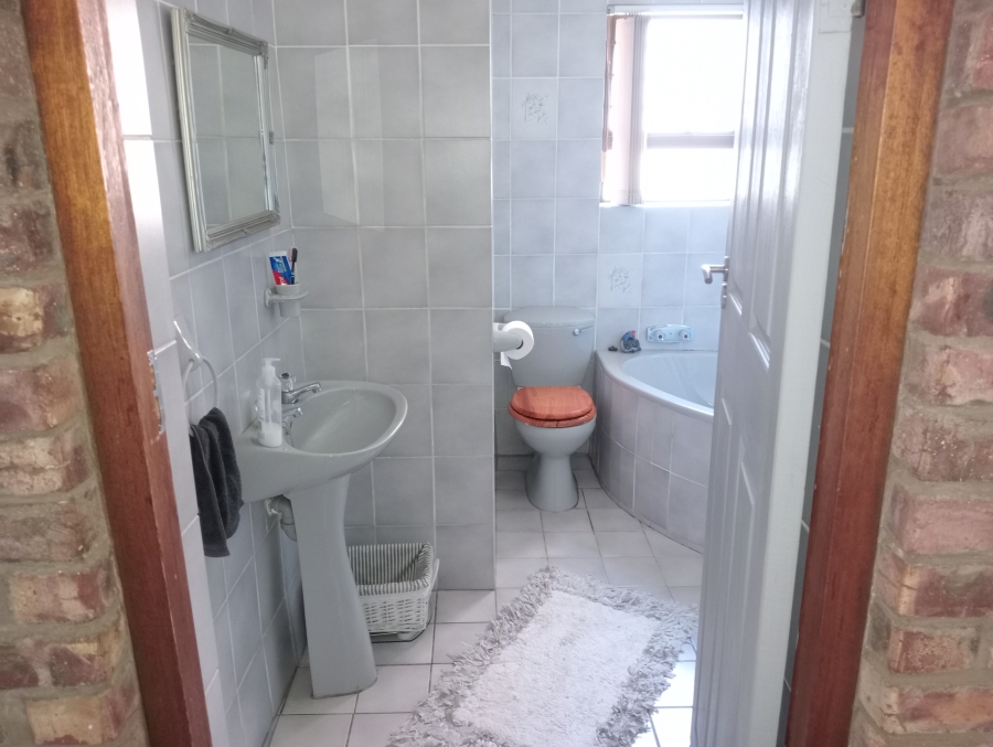 3 Bedroom Property for Sale in Campher Park Eastern Cape